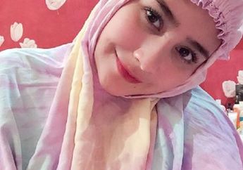 Foto Pakai Mukenah, Prilly Latuconsina Kena Nyinyir Netizen