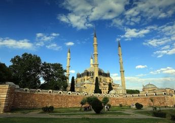 Nikmati 4 Wisata&nbsp;Ramadan di Turki, Ada Jubah Suci Nabi Muhammad