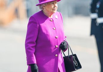 Ini Alasan Mengapa Ratu Elizabeth II Selalu Pakai Model Tas yang Sama