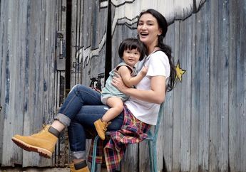 Mulai Merangkak di Usia 11 Bulan, Anak Atiqah Hasiholan dan Ryo Dewanto Aktif Banget!