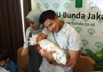 Selamat! Fairuz A Rafiq dan Sonny Septian Dikaruniai Anak Perempuan