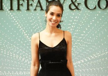 Nggak Ngebosenin, Intip Penampilan Kasual Marsha Timothy yang Super Unik dan Anggun