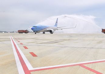 Mendarat di Bandara Kertajati, Pesawat Kepresidenan RI Disambut Tradisi Water Salute, ini Makna Dibaliknya