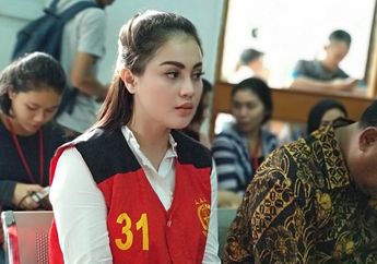Rayakan Ulang Tahun Bareng Faisal Harris, Lihat Gaya Jennifer Dunn Kenakan Busana Hijab Ungu Tua
