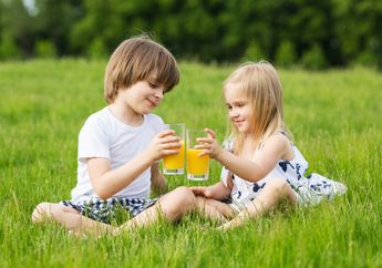 Sediakan Jus Jeruk untuk Anak di Pagi Hari Bisa Tingkatkan Risiko Obesitas, duh Ibu Wajib Tahu nih!