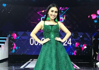 Ayu Ting Ting Tampil Seksi Kenakan Setelan Merah, Bodynya Justru Bikin Salah Fokus loh, yuk Lihat!