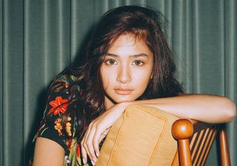 Berpenampilan Sederhana, Tas Mungil Mikha Tambayong Justru Bikin Geleng Kepala, Kenapa ya?