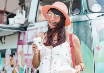 Bumil Makin Cantik, Intip OOTD Sharena Delon dengan Embellishment Dress yang Elegan