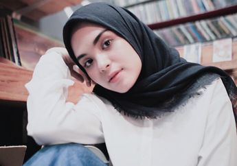 Inspirasi Gaya Monokrom ala Vebby Palwinta, Contek yuk Biar Penampilanmu Nggak Monoton!