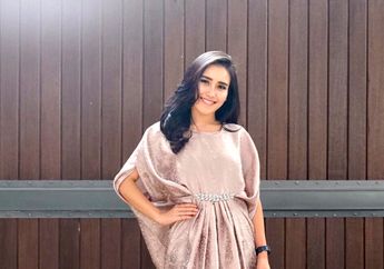 Ikuti Tren Kekinian di Kalangan Hijabers, Ayu Ting Ting Padukan Ciput Rajut pada Gaya Hijabnya Kali Ini