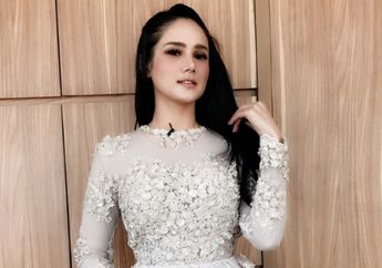 Nggak Pakai Ribet, Gaya Hijab Mulan Jameela yang Super Simpel Bikin Aura Kecantikannya Makin Terpancar