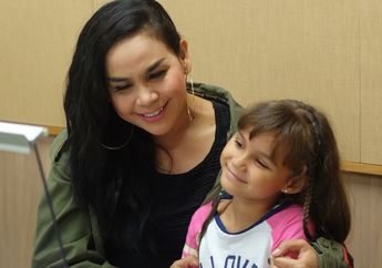 Imutnya Chloe Lynch, Putri Melaney Ricardo Bergaya Kasual yang Nggak Kalah Modis dari Sang Mama!