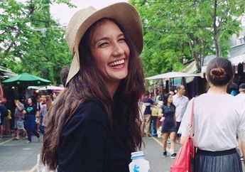 2 Pilihan Gaya Monokrom Nadine Chandrawinata Saat Berada di New York, Stunning Banget!