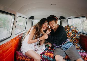 Dikabarkan Menikah, Nadine Chandrawinata dan Dimas Anggara Baru Gelar Tunangan