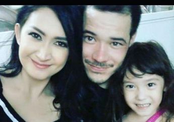 Dirangkul Zack Lee, Nafa Urbach Tekankan Hanya Berteman Saja