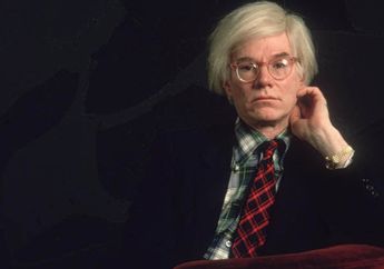 15 Menit dalam Sejarah: Ikon Pop Andy Warhol Nyaris Tewas Ditembak