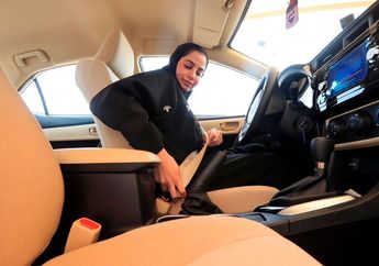 Akhirnya, Arab Saudi Berikan Lisensi Mengemudi pada 10 Perempuan Ini