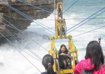 Mencicipi Lobster Segar di Pantai Timang, Disenangi Wisatawan Korea Selatan