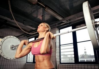 Olahraga Angkat Beban Bisa Hentikan Pertumbuhan Tulang, Masa sih? Berikut Penjelasannya