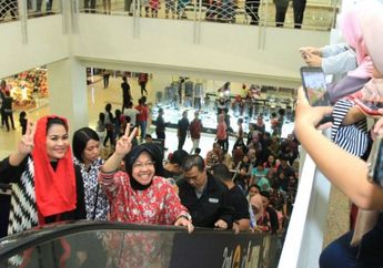 Meski Sibuk Jadi Wanita Karier,&nbsp;Walikota Surabaya Tri Rismaharini&nbsp;Tetap Luangkan Waktu Ngabuburit ke Mall loh