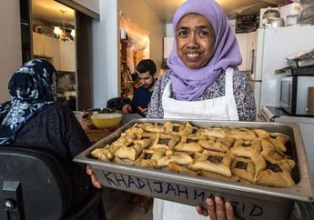 Beri Makan Pada Lebih 380 Orang Setiap Hari, Sabariah Hussein Dijuluki Bunda Teresa Muslim