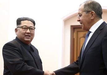 Menteri Luar Negeri Rusia Memberi Kotak Misterius Pada Kim Jong Un, 'Anda Dapat Mengunci Hal-hal Rahasia di Sini'