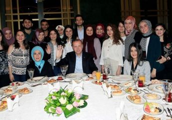Asal Ngetweet, Mahasiswa Berhasil Ajak Presiden Turki Sahur Bareng