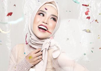 Contek Padu Padan Outfit Warna Cerah ala Medina Zein Biar Penampilanmu Makin Ceria