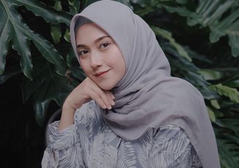 Mix and Match Celana Jeans Frayed ala Hijabers Nisa Cookie, Tiru Nih Biar Makin Kekinian