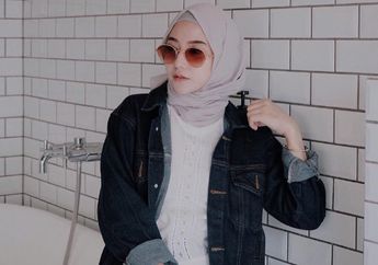 3 Pilihan Fashion Hijab dengan Jaket Jeans ala Selebgram, Tiru yuk Biar Makin Kekinian!
