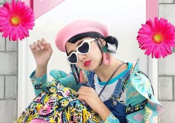 Gaya Fashion Pink Colorful ala Diana Rikasari Untuk Libur Lebaran, Berani Tiru?