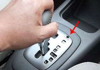 Kenali Tombol Shift Lock di Mobil Matic, Biar Nggak Tertindas 