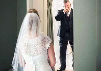 7 Ekspresi Para Ayah Saat Mengantar Anak Gadisnya ke Gerbang Pernikahan, Dijamin Bikin Kita Ikut Terharu