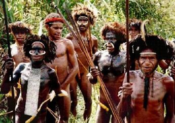 Bikin Bergidik, Suku Fore di Papua Ini Adakan Pesta Mayat dengan Konsumsi Otak Manusia dan Makan Daging Keluarganya Sendiri Sebagai Tanda Hormat untuk Orang yang Dicintai!