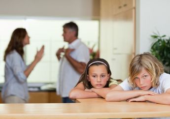 Saat Orangtua Bercerai, Apa ya yang Sesungguhnya Dirasakan oleh Buah Hati?