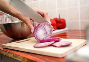 4 Cara Melakukan Perawatan Rambut dengan Jus Bawang Merah, Simak yuk!