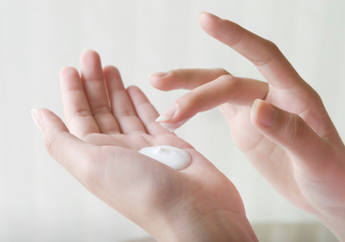 5 Hand Cream di Bawah 50 Ribu Buat Atasi Kulit Kering karena Sering Cuci Tangan