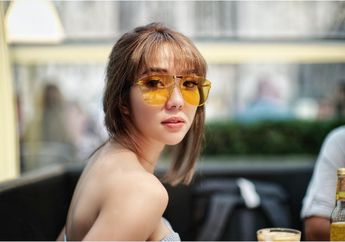 Gisella Anastasia Pakai Baju Seksi Saat Liburan ke Italia, Punggungnya yang Kekar Justru Bikin Salah Fokus