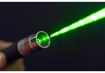 Main Sinar Laser, Bocah 9 Tahun Terpaksa Harus Kehilangan Penglihatan