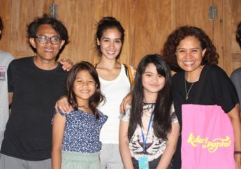 Obati Kerinduan Terhadap Film Anak, Riri Riza Lahirkan Film 'Kulari ke Pantai'!