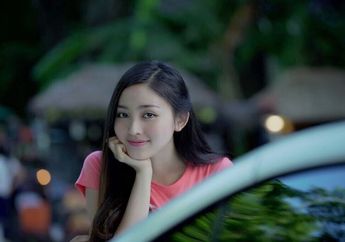 Bergaya Feminin dan Klasik, yuk Intip Dekorasi Kamar Natasha Wilona!