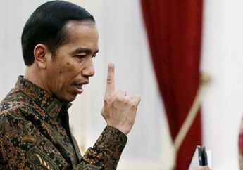 Tidak Memperbolehkan Gratifikasi,&nbsp;Jokowi Tolak Pemberian Kain Batik dari Seorang Pelaku UMKM, Patut Ditiru nih!