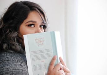 Sering Dianggap Takhayul, Ternyata Ini 4 Alasan Wanita Berpendidikan Malah Memercayai Astrologi!