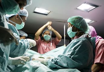  Rumah Sakit Terapung  dan Kisah Pengobatan Ribuan Pasien di Pulau Terpencil 