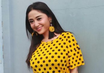 Lihat yuk Pesona Dewi Persik dalam Balutan Busana Anak Millennials, Kece Abis!