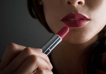 Brand Kosmetik Internasional Rilis Lipstik Unik, Matte Tapi Selembut Lipbalm!