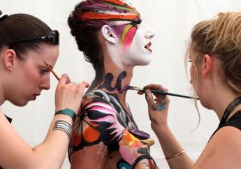 Unik! Tubuh Manusia Dijadikan Kanvas untuk Dilukis di World Bodypainting Festival