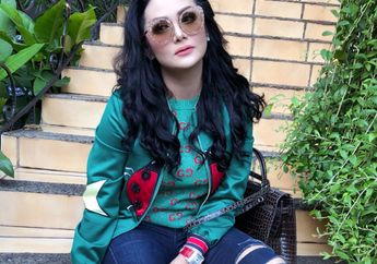 Krisdayanti Tampil Penuh Totalitas Saat Hadir dalam Konferensi Internasional, Intip Penampilannya!