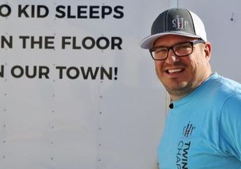 Rela Meninggalkan Pekerjaan Dengan Gaji Fantastis, Seorang Pria Amerika Pilih Beramal 