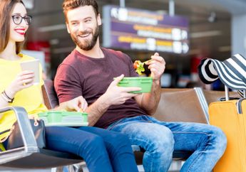 Kopi dan Deretan Makanan Ini Tidak Seharusnya Dikonsumsi Sebelum Naik Pesawat loh, Kenapa ya?